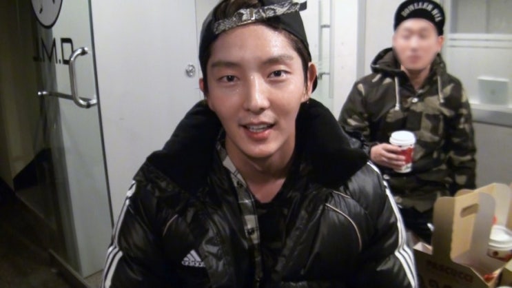 Lee Joon Gi detrás de las escenas de gira por Asia ♬ %B3%A1