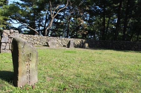 제주의 속살과 제대로 만난 아주 특별한 올레 18코스2 - 세계무형유산 '칠머리당 영등굿'과 4*3초토화마을 '곤을동'