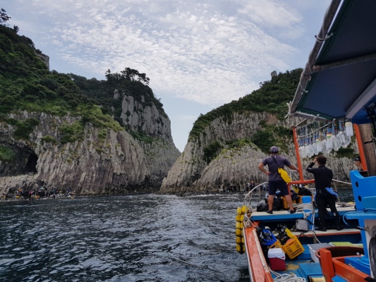 제주도 범섬에 스쿠버다이빙 하러 왔어요.